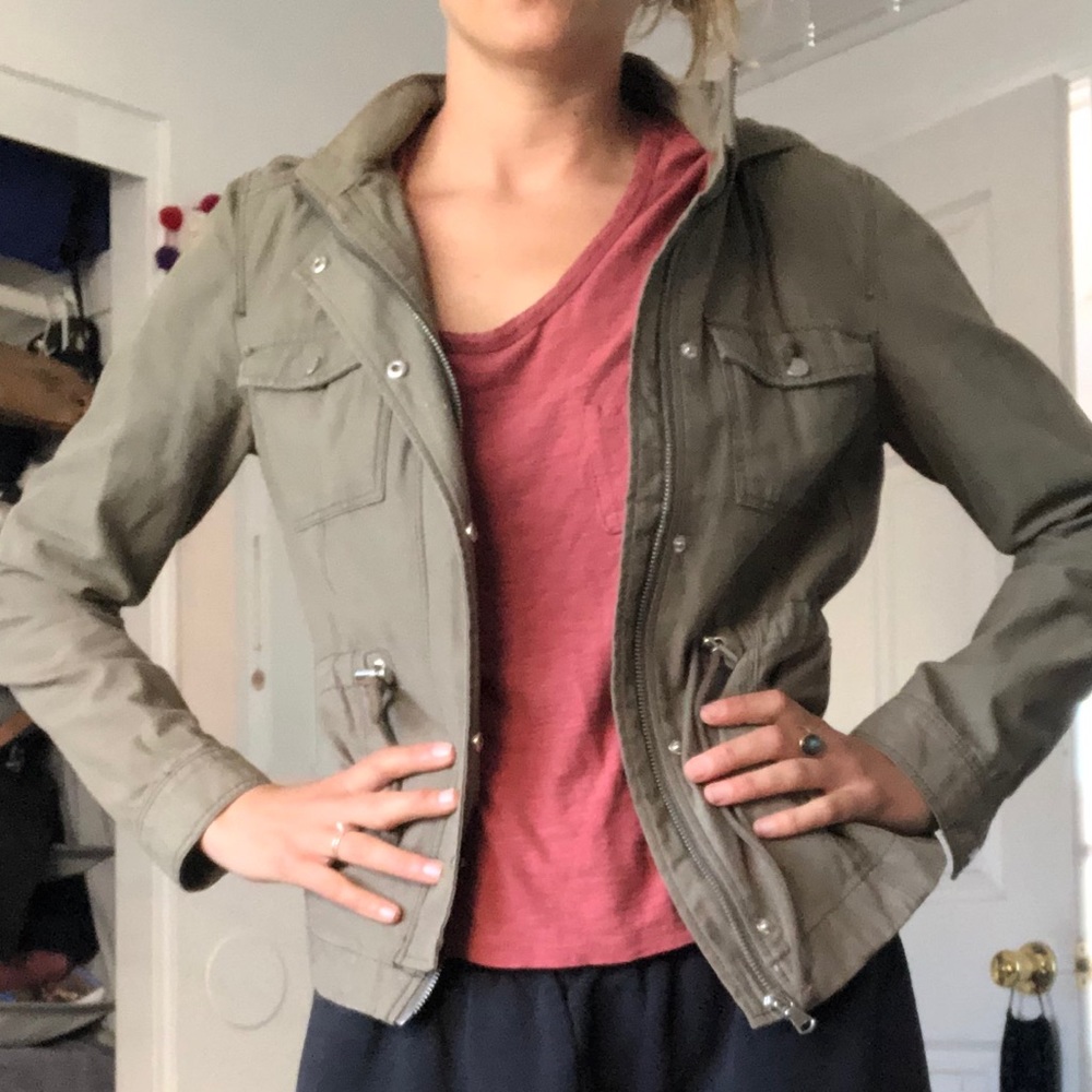 Cute H&M green zip up jacket with hood